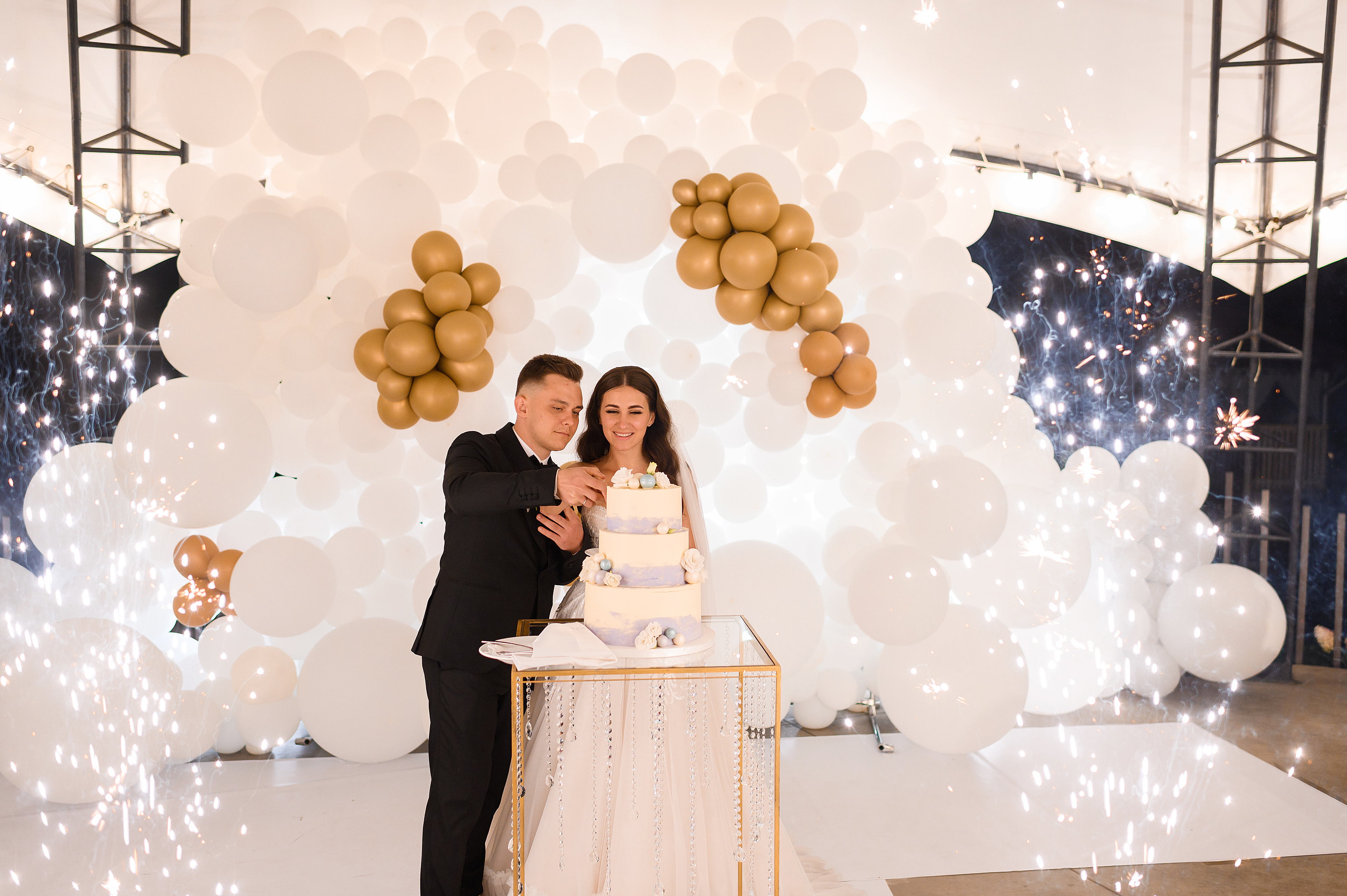 wedding background bigger balloon arch bright fireworks